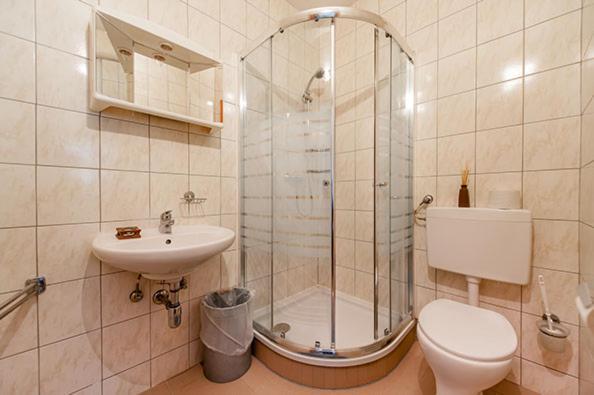 Hotel Waitz -Self Check In Unterwaltersdorf Экстерьер фото